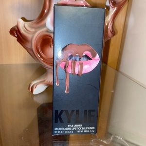 KYLIE JENNER LIP KIT TWENTY